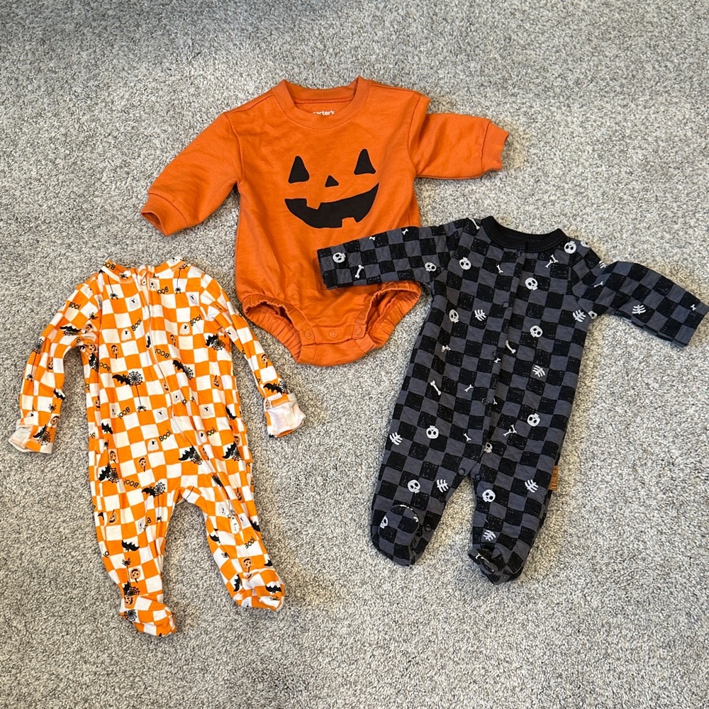 BUNDLE- 3 Halloween outfits! Size 0-3 months